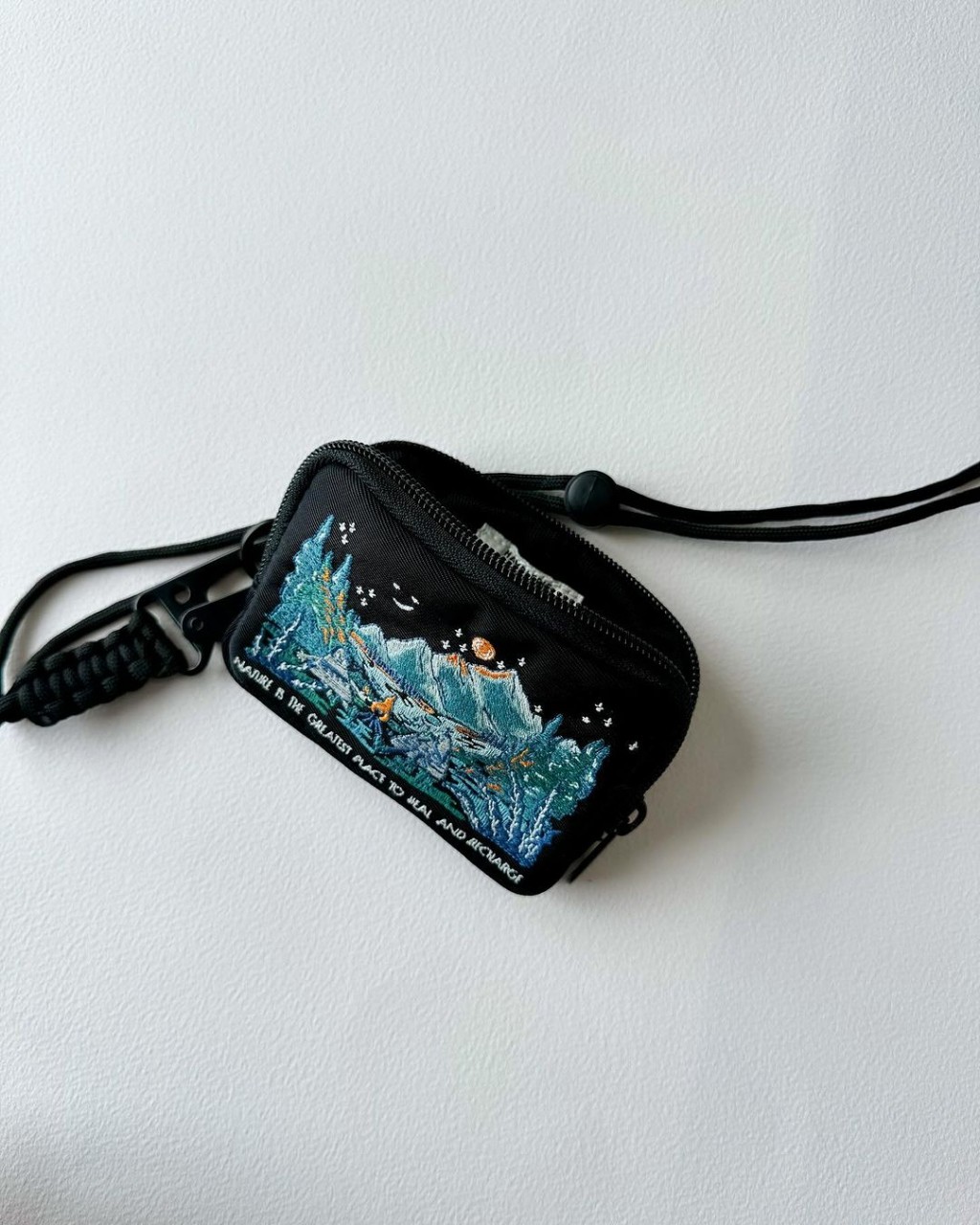 泰國自家品牌 Silver Great Lake Pocket Bag