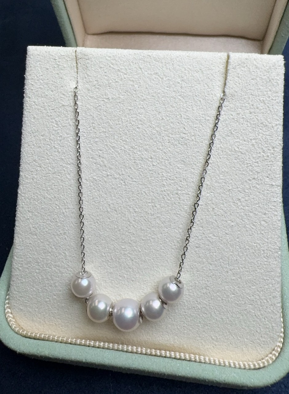 C4 Akoya 5-6mm 5珠路路通K18可固定也  可移動項鍊